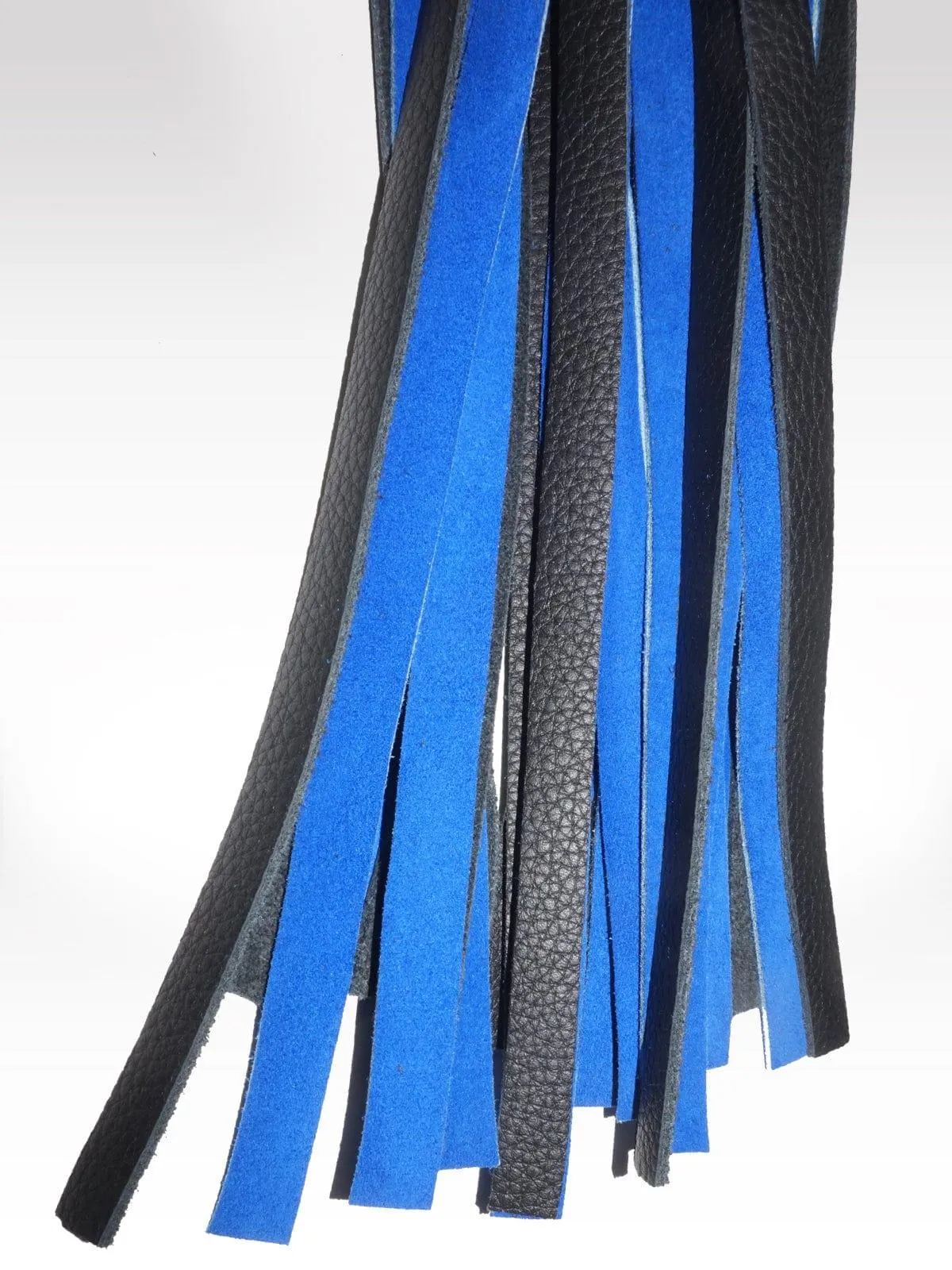 DELUXE COWHIDE LEATHER FULL-SIZE FLOGGER