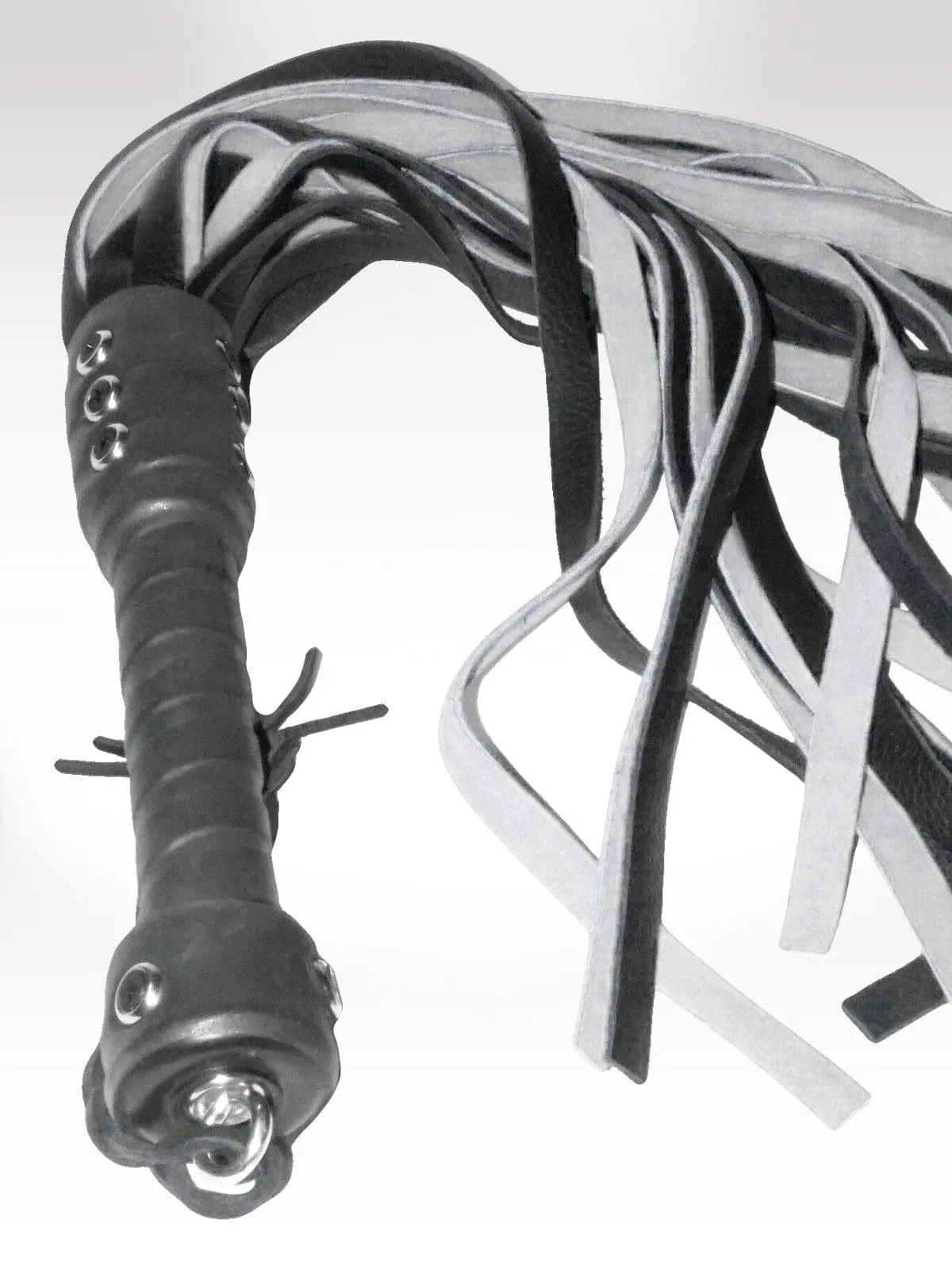 DELUXE COWHIDE LEATHER FULL-SIZE FLOGGER