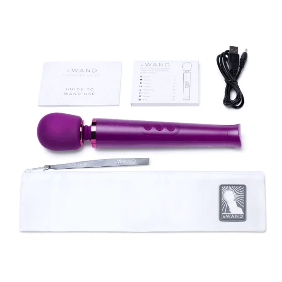 Le Wand Petite Rechargeable Massager - Cherry